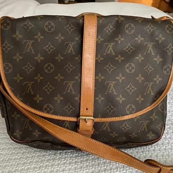 Louis Vuitton Handbags - Louis Vuitton Saumur 35 Crossbody Bag